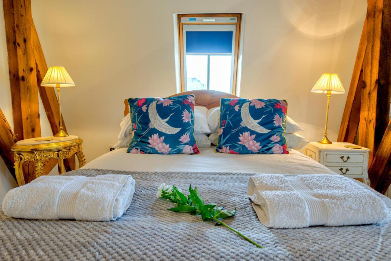 Central Studio Suite - Modern Stay With Free Wifi Stamford Bagian luar foto