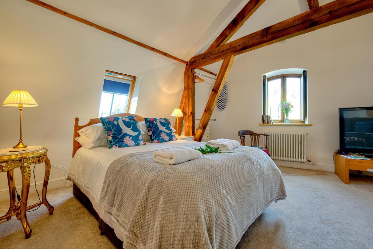 Central Studio Suite - Modern Stay With Free Wifi Stamford Bagian luar foto